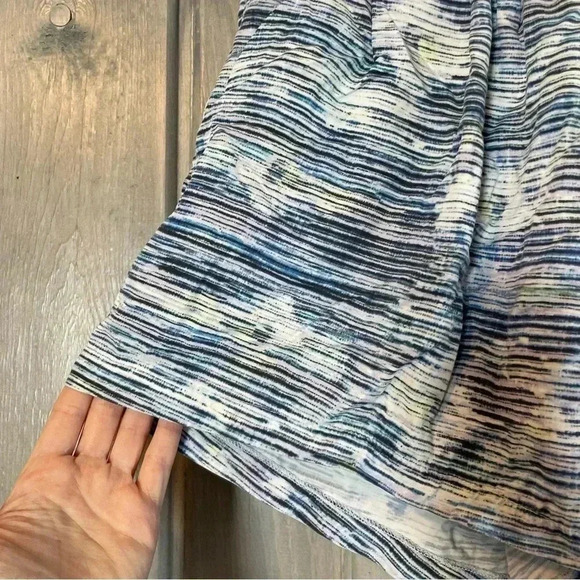 Lululemon &go Keepsake Short
Blurry Belle Multi size 8 - Picture 10 of 10